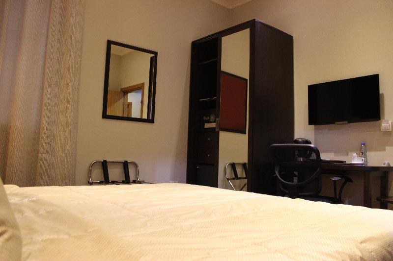 The J Hotel & Spa Beirut Exterior photo