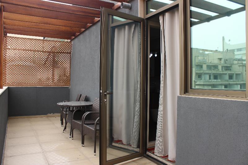 The J Hotel & Spa Beirut Exterior photo
